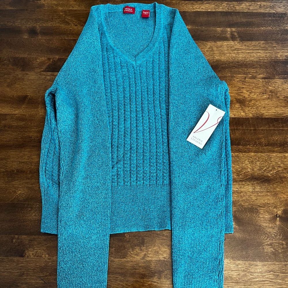 Valerie Stevens v neck sweater. NWT. Size XL. Turquoise blue.